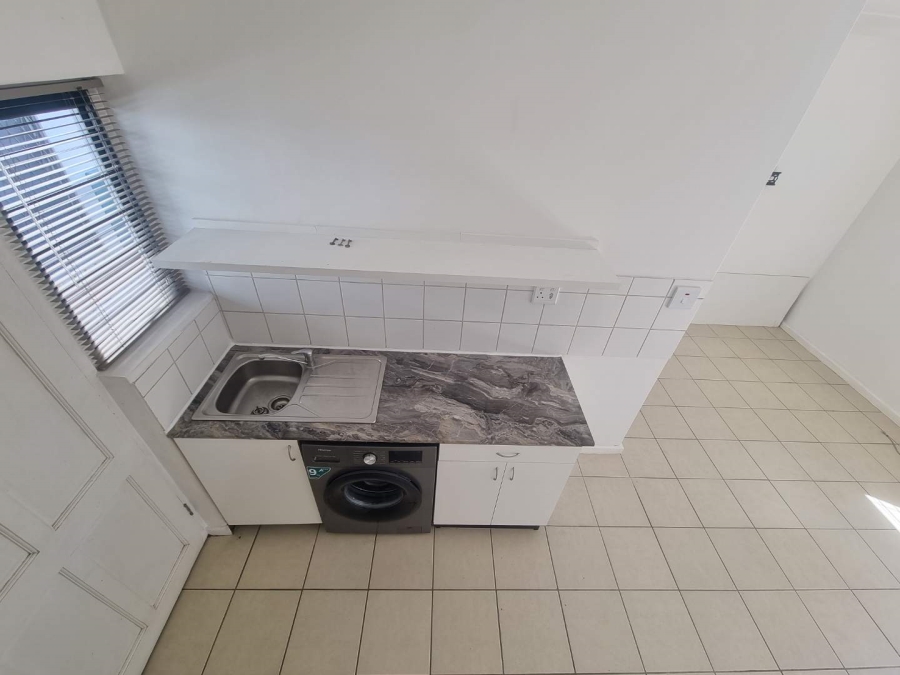2 Bedroom Property for Sale in Maitland Western Cape